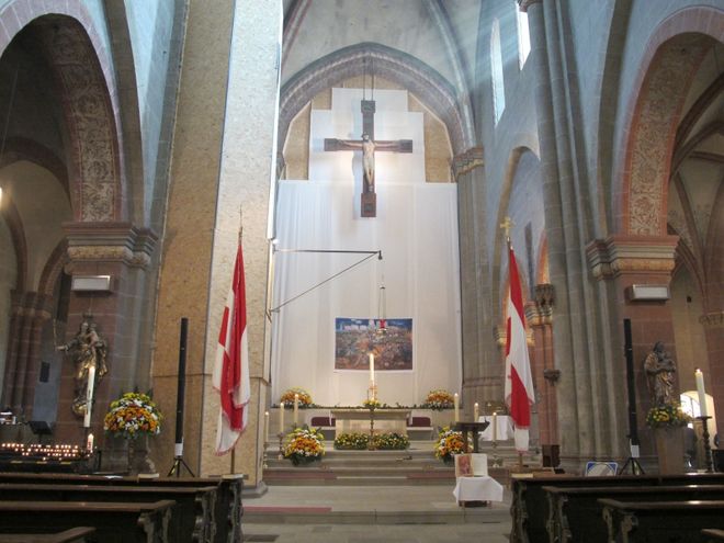 Dom zu Fritzlar, Innenansicht am Ostersonntag 2011